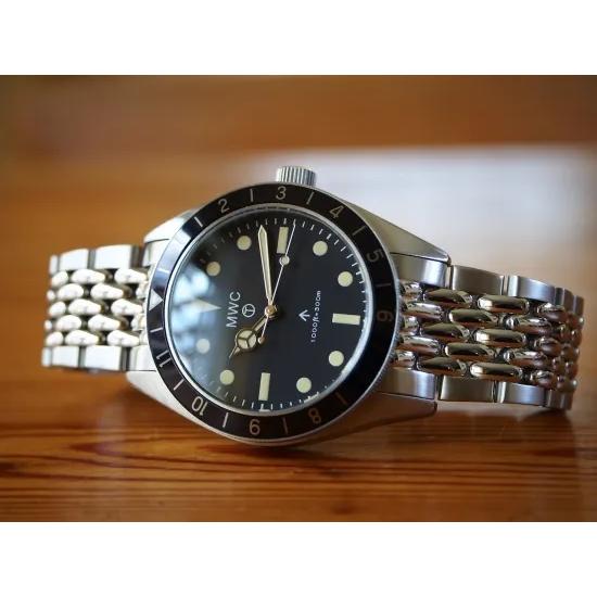 【New】ミリタリーウォッチ MWC時計 1960s 39mm ハイブリッド 300m ダイバーズ サブマリーナ  ステンブレスレット メカクォーツ SEIKO VH31 レトロペイントの画像