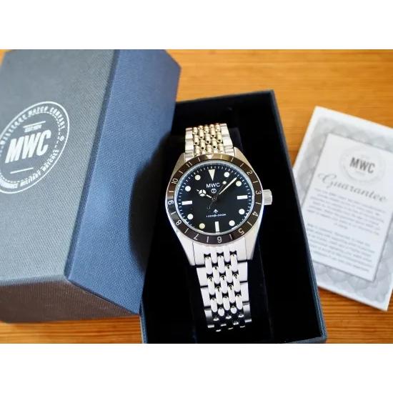 【New】ミリタリーウォッチ MWC時計 1960s 39mm ハイブリッド 300m ダイバーズ サブマリーナ  ステンブレスレット メカクォーツ SEIKO VH31 レトロペイントの画像