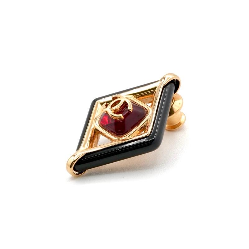 Chanel クロス型ブローチ ゴールド/レッド CHANEL（シャネル） ブローチ コサージュ ゴールド レッド ブラック