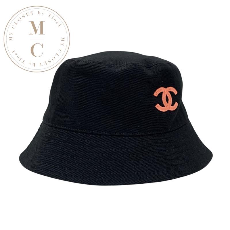 シャネル CHANEL 帽子 コットン ブラック マルチカラー ココマーク バケットハット リバーシブルｖｖ CHANEL（シャネル） 帽子 コットン ブラック マルチカラー ココマーク