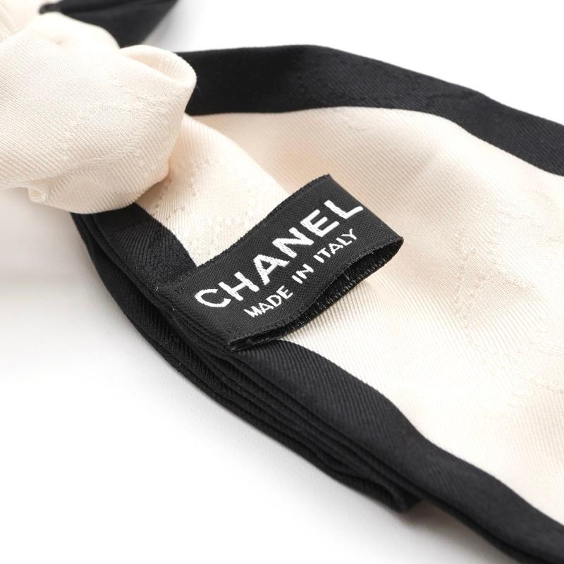 CHANEL（シャネル） ヘアアクセサリー ホワイト ブラック カメリア