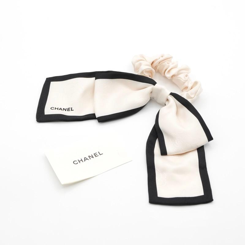 CHANEL（シャネル） ヘアアクセサリー ホワイト ブラック カメリア