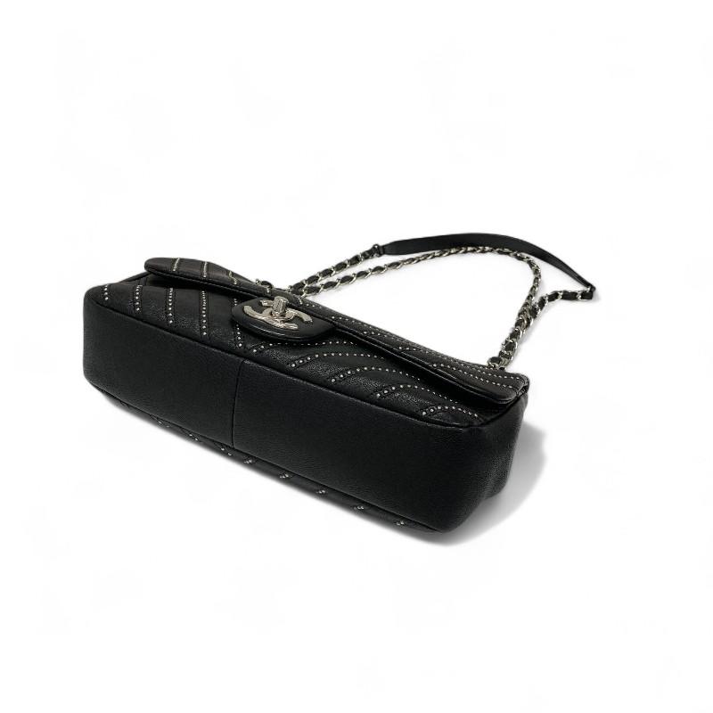 シャネル CHANEL バッグ ショルダーバッグ ブラック シルバー ターン