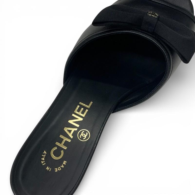 CHANEL（シャネル） サンダル 靴 シューズ レザー ブラック ゴールド
