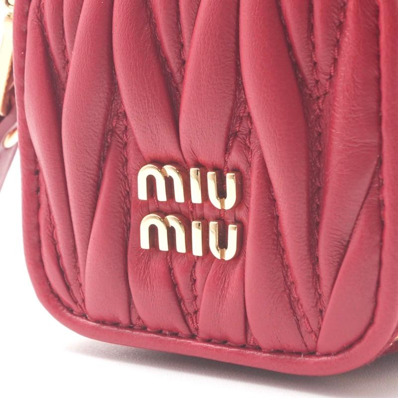 miu miu（ミュウミュウ） キーケース キーアクセサリー レザー レッド