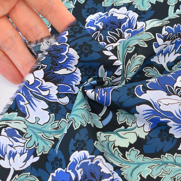 LIBERTY. リバティプリント 生地 布 タナローン 花柄 綿