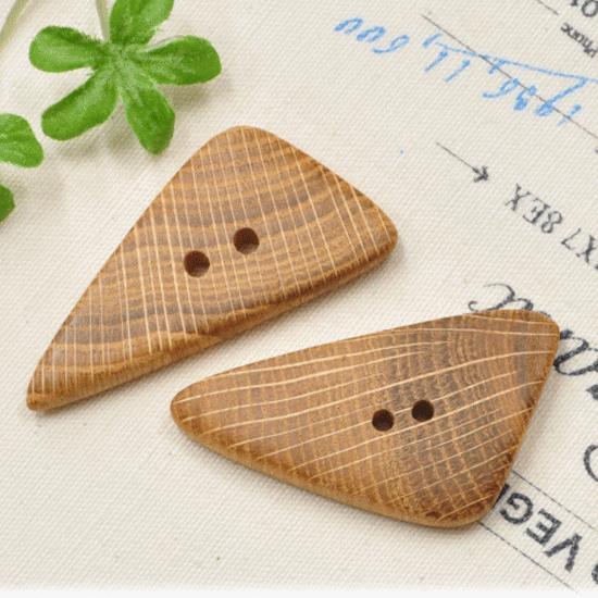 北欧から ウッドボタン オークの木のボタン2個 《 ハンドメイド 手芸