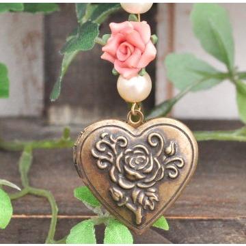 MY mama 薔薇のハートロケットチャーム □ ハンドメイド 手芸 手作り