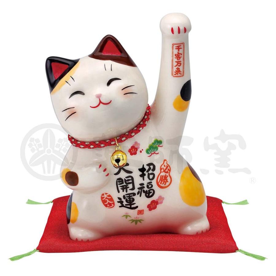 薬師窯彩絵 必勝招福招き猫（鈴付・大） 招き猫 まねきねこ ギフト 猫 