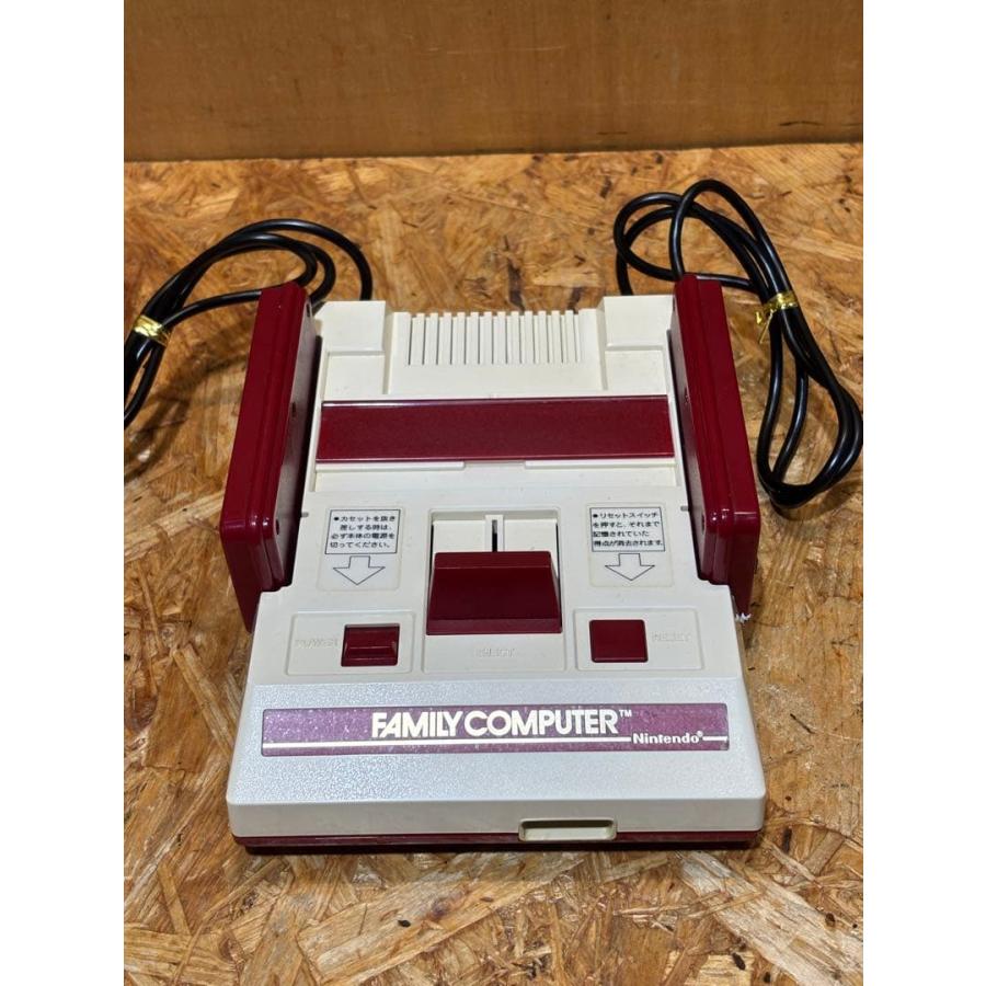 任天堂ファミコン ファミリーコンピュータ 本体 箱・説明書付き 任天堂（Nintendo） ファミコン ファミリーコンピューター 本体
