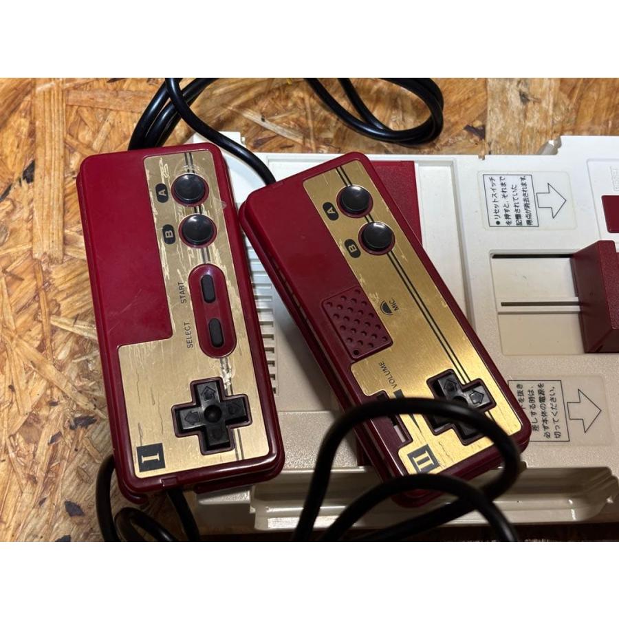 任天堂ファミコン ファミリーコンピュータ 本体 箱・説明書付き 任天堂（Nintendo） ファミコン ファミリーコンピューター 本体
