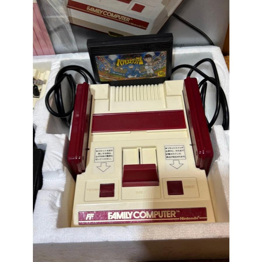 任天堂（Nintendo） 美品 ファミコン 本体 箱 説明書 ソフト付き