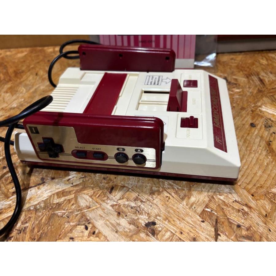 任天堂（Nintendo） 美品 ファミコン 本体 箱 説明書 ソフト付き
