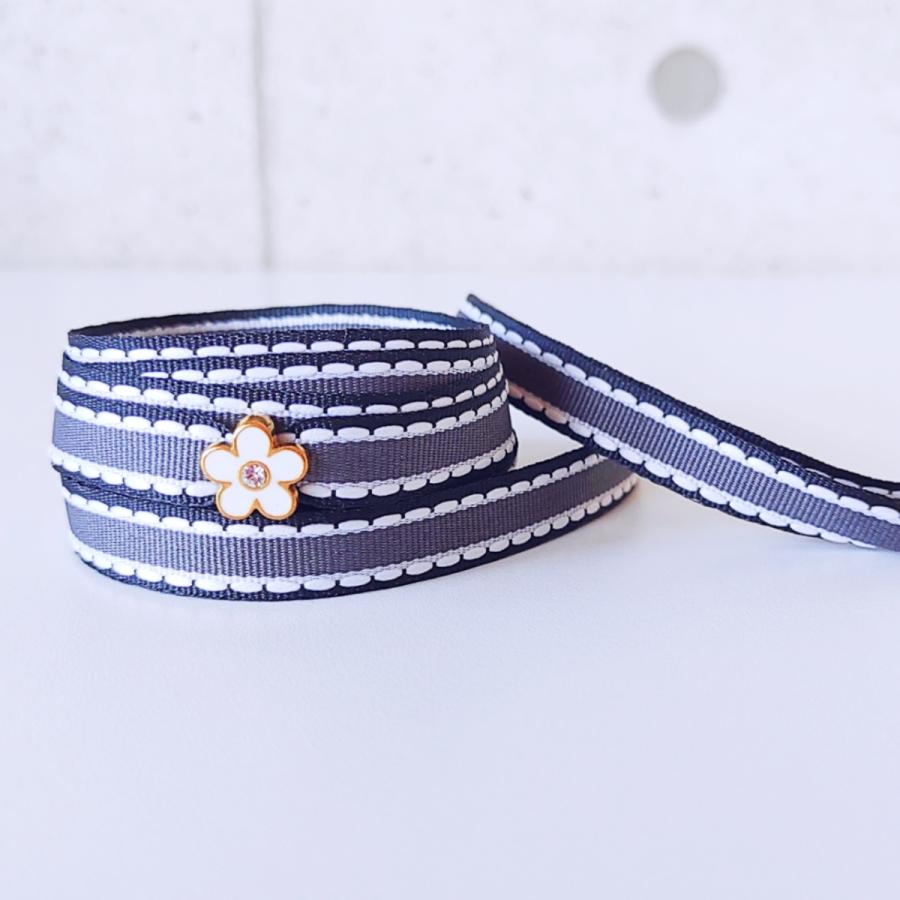 【レディシックグレー　白エナメルのフラワーチャーム付き】【リボンシューレース】靴紐 靴ひも くつひも 120cm チャーム かわいい おしゃれ スニーカー |  | 01