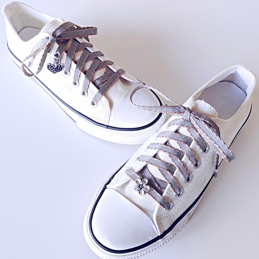 可憐なグレー シルバー色花チャーム付き】【リボンシューレース】靴紐