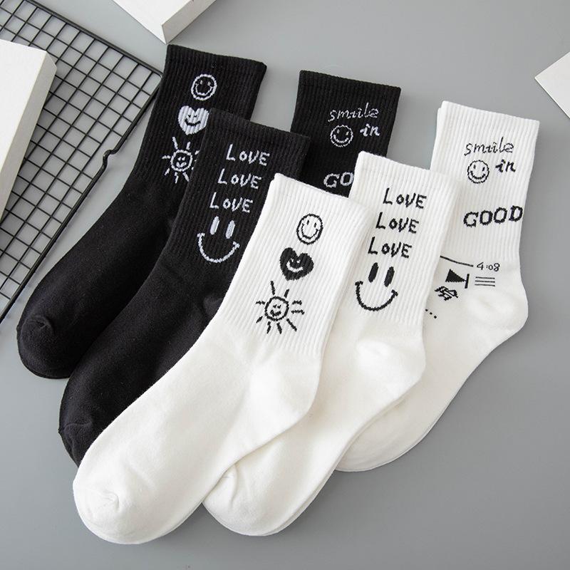 黒と白の靴下 レディース スマイルプリントソックス 笑顔 癒し コットン 暖かい防寒ルームソックス かわいいおしゃれお洒落プレゼント用カジュアル スポーツ 安い購入