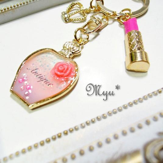 バッグチャーム ピンクグラデーション Antique 香水瓶 リップ クラウン キラキラ ゴールドチェーン レジン プレゼント 女性 S 2503 Myu Accessory 通販 Yahoo ショッピング