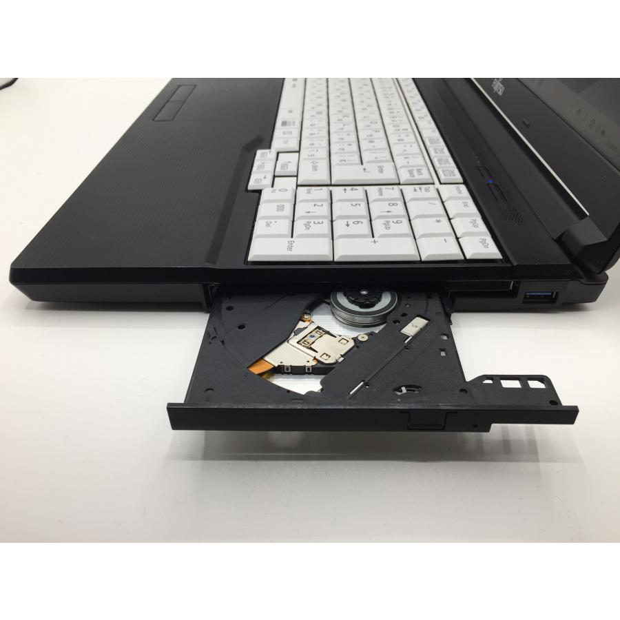 LIFEBOOK Fujitsu A577/SX / FMVA26021P i5 7300U 8GB SSD 120GB LIFEBOOK Fujitsu A577/SX / FMVA26021P i5 7300U 8GB SSD 120GB