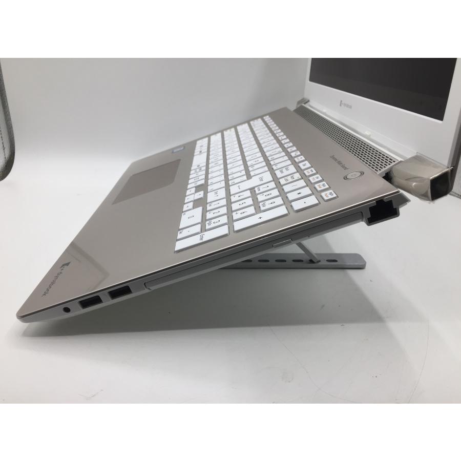 dynabook（ダイナブック） TOSHIBA dynabook P3-T7KS-BG / 8世代 i7
