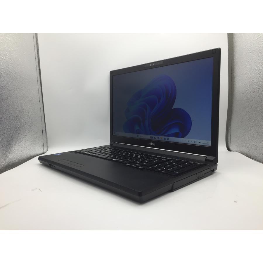 LIFEBOOK Fujitsu A5511/G / 11世代 i5 1145G7 8GB M.2 256GB 15.6 HD