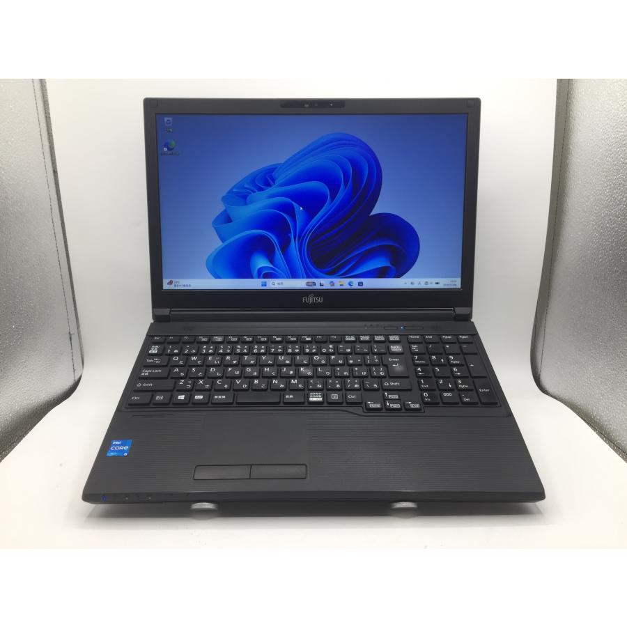 LIFEBOOK Fujitsu A5511/G / 11世代 i5 1145G7 8GB M.2 256GB 15.6 HD