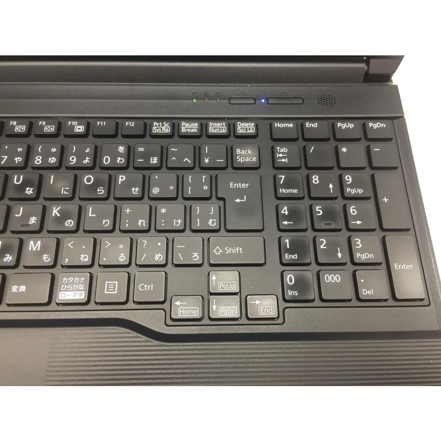 LIFEBOOK Fujitsu A5511/G / 11世代 i5 1145G7 8GB M.2 256GB 15.6 HD