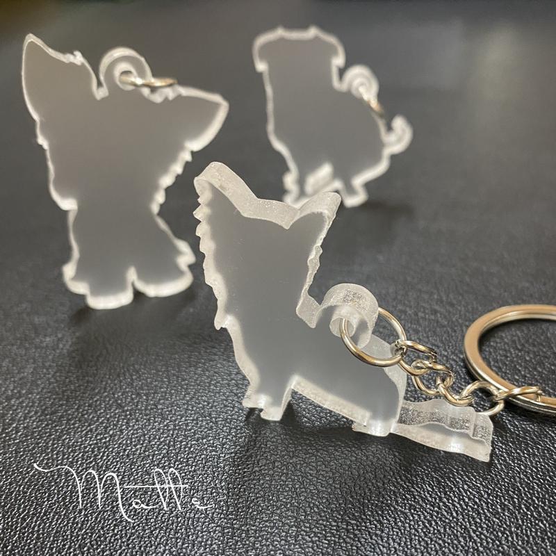 犬の形状アクリルキーホルダー Amazon.co.jp: ☆セール☆チワワ ポケット キーホルダー