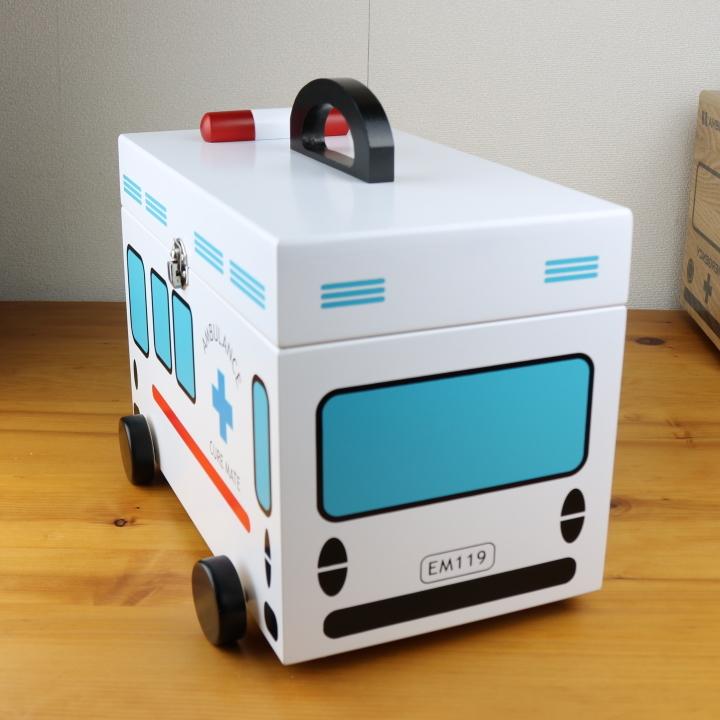 在庫限り)(10%OFFクーポン)( キュアメイト 救急箱 ホワイト ) 救急車