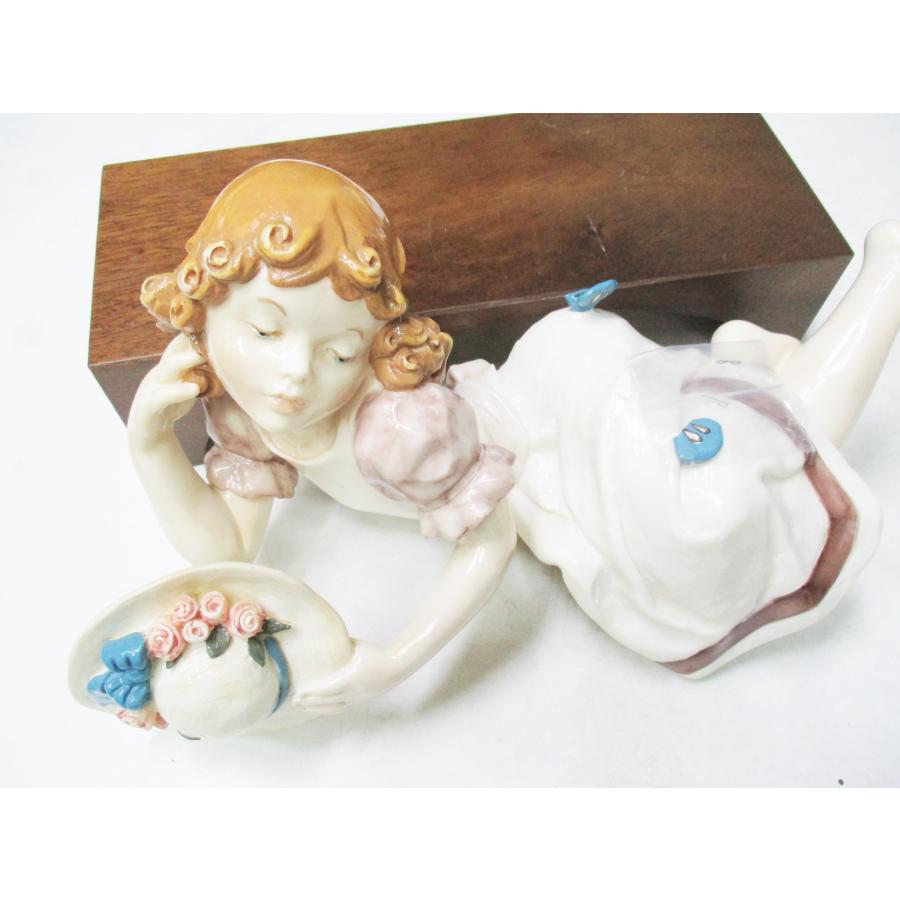 ☆とちぎ屋！Italy製【Demain】ドマン 陶磁器 横たわる少女