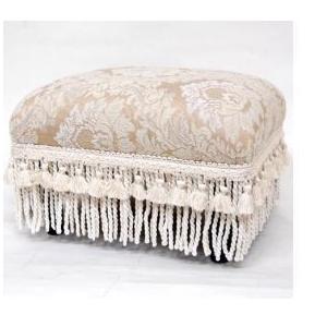 ジェニファーテイラー ♦️人気のクリーム色♦️スツール♦️ドレッサーにも♦️送料込 ジェニファーテイラー ♦️人気のクリーム色♦️スツール