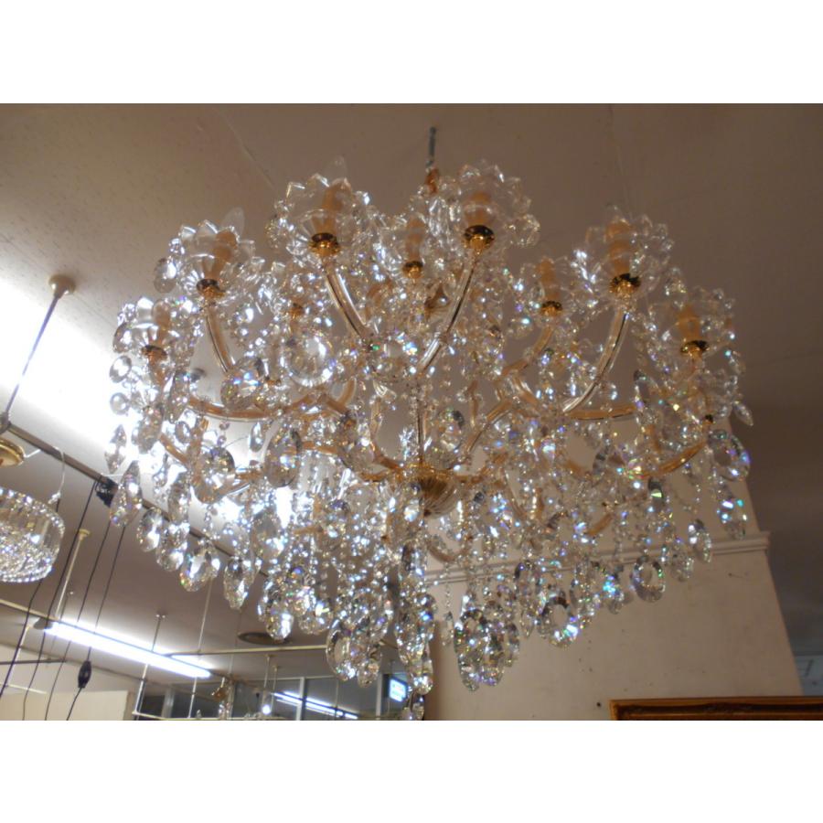 アンティーク調ゴージャスクリスタルガラスゴールド色シャンデリア24灯　クリスタルガラスゴールド色の混ざったシャンデリア24灯