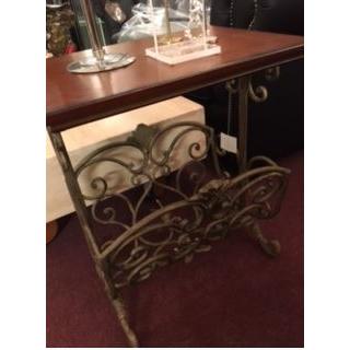 アンティーク調ブラウンウッドテーブル付きアイアンマガジンラックナイトテーブルベッドサイドテーブル花台電話台フラワーラック用途多彩！