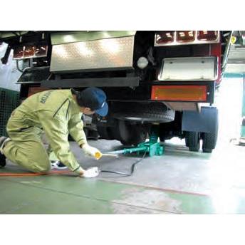 安全自動車 静音・低床エアーガレージジャッキ15t AJ-1500EXL-S 操作