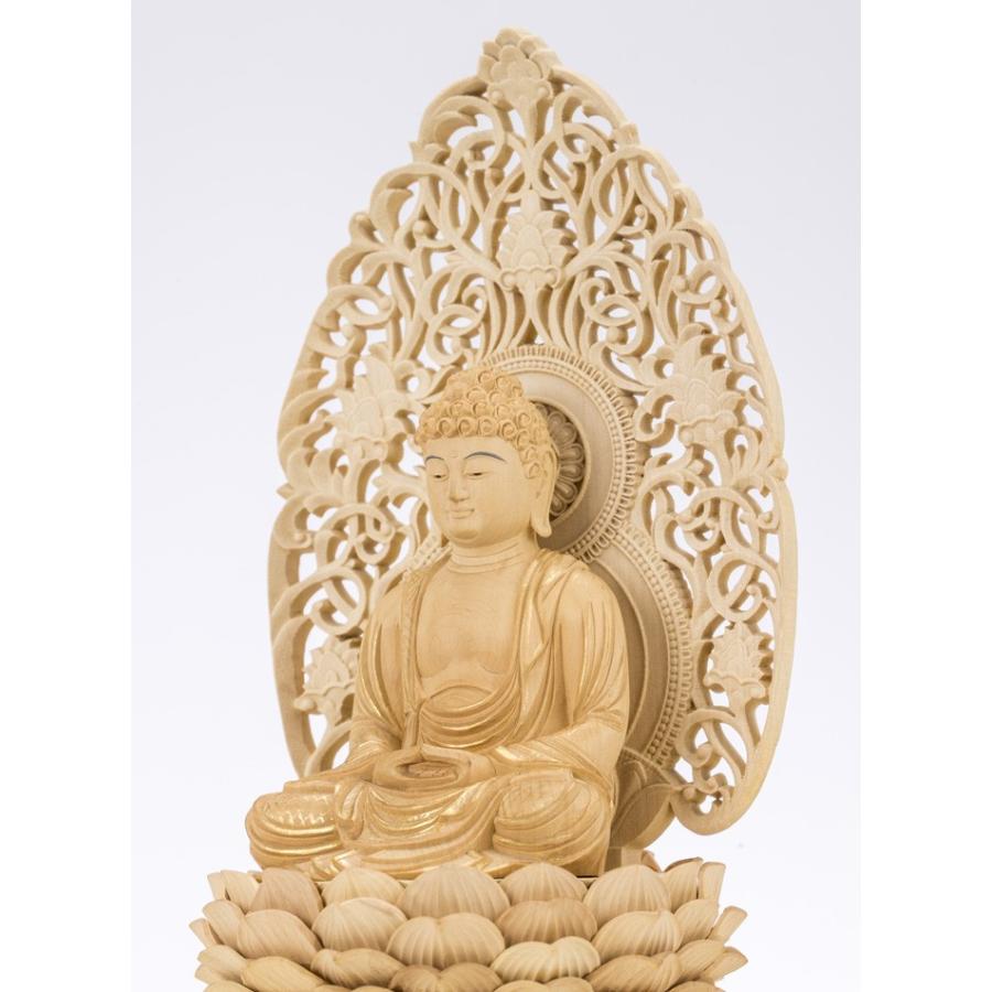 仏像 釈迦如来 総柘植 六角台座 3.0寸 金泥書 唐草光背 高さ360mm 横幅