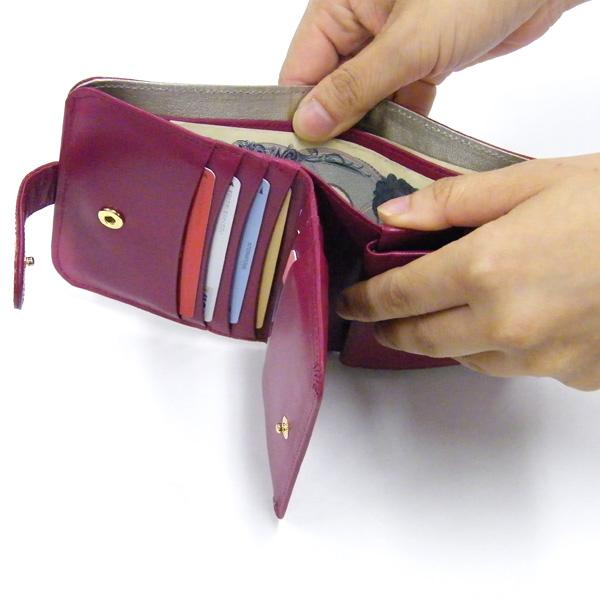 エレザ 財布 〈クロコ型押し〉 牛革 折り財布 アイボリー エレザ 財布 〈クロコ型押し〉 牛革 折り財布 アイボリー - メルカリ