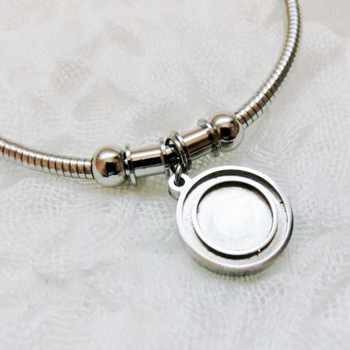 ステンレスブレスレット28 3mm幅 ワイヤー マグネット式 メダルタイプ