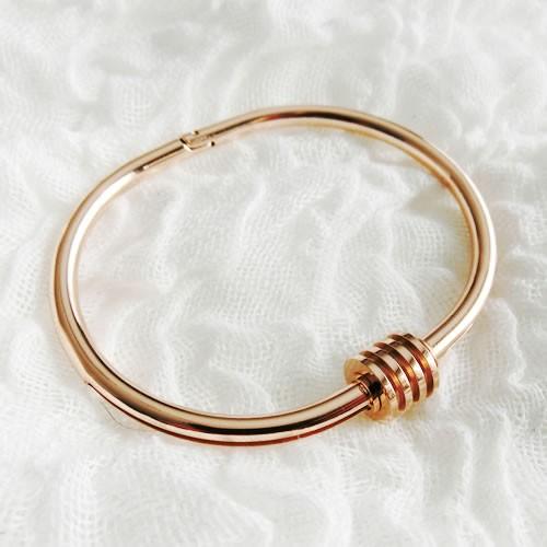 シルバー オープンバングル 金色ロゴ*6 シルバー オープンバングル 金色ロゴ*6 シルバー925 ゴールド バングル