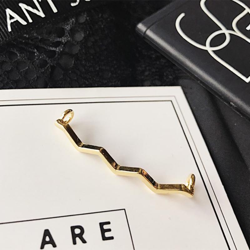 アクセサリー shoe 200820-iconic-hero-1200x900.jpg