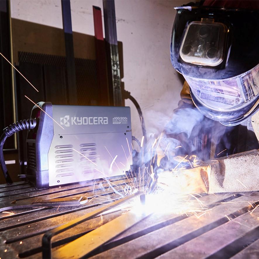 KYOCERA 京セラ ASAW140 半自動溶接機 ノンガス100V/200V電源 KYOCERA 京セラ ASAW140 半自動溶接機 ノンガス100V/200V電源