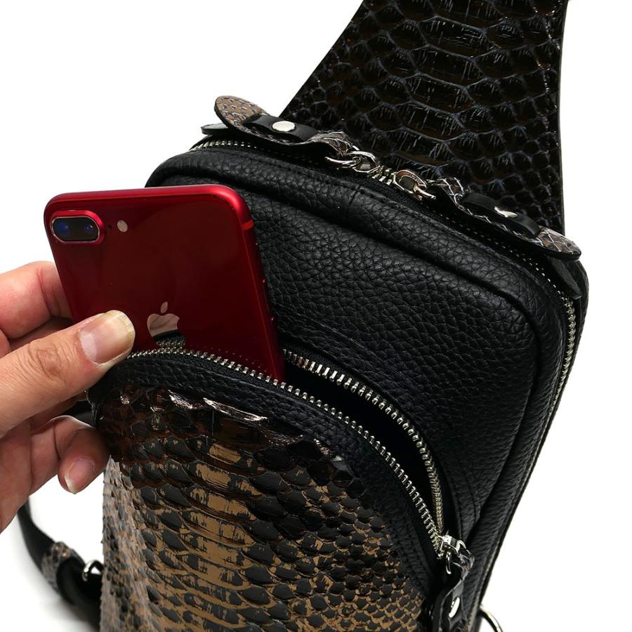 ボディバッグ メンズ レザー ショルダーバッグ 斜めがけ / 縦型 大容量 / 本革 蛇革 パイソン革 ラスター チョコ 2の画像