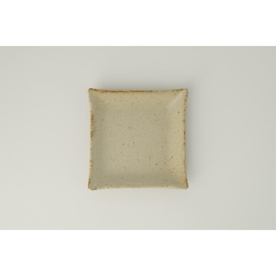 笠間焼　荒土　土灰　3.5角皿 |  | 04