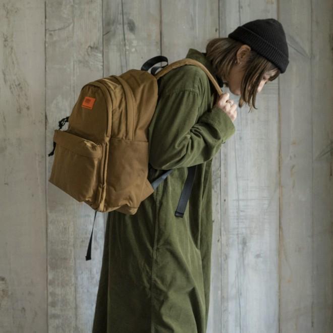 UNIVERSAL OVERALL（ユニバーサルオーバーオール） Slant daypack