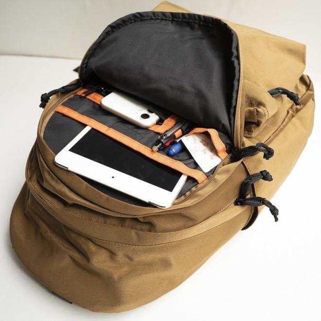 UNIVERSAL OVERALL（ユニバーサルオーバーオール） Slant daypack