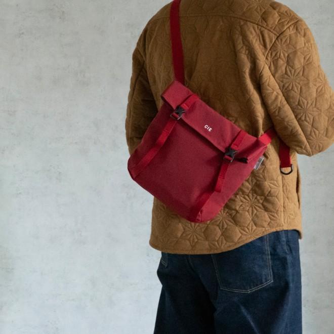 CIE（シー） SHRINK NYLON SHOULDER S ショルダーバッグ シュリンク