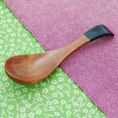 母の日 レンゲ れんげ 蓮華 レンゲスプーン 誕生日プレゼント 美濃焼き カラトリー おしゃれ 木製レンゲ 男性 女性 かわいい ぽてっと可愛い木製 レンゲ To568 名入れプレゼントショップ夕立窯 通販 Yahoo ショッピング