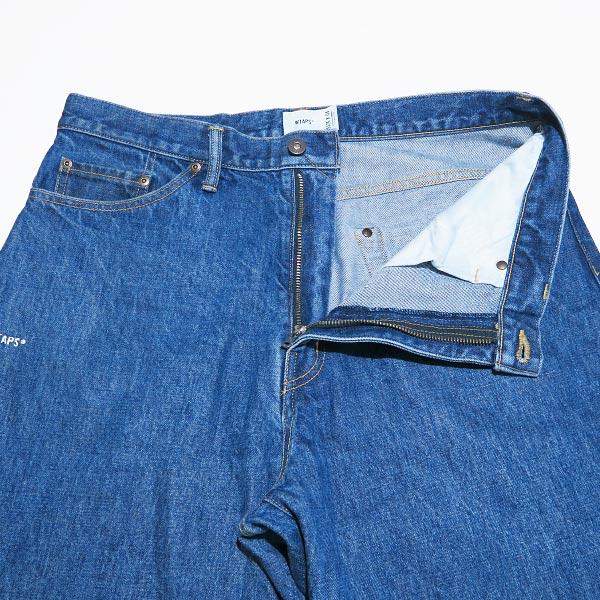 WTAPS ダークブルー ストレートワイドデニム XLサイズ WTAPSのブルー ストレートジーンズがセール中