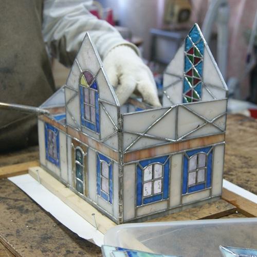 ステンドグラスランプ 家 インテリアライト ガラスハウス