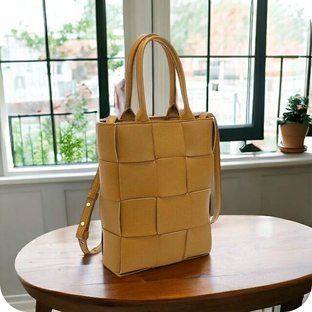 BOTTEGA VENETA さらに+16倍 ボッテガヴェネタ ブランド トート BOTTEGA VENETA さらに+16倍 ボッテガヴェネタ ブランド トート