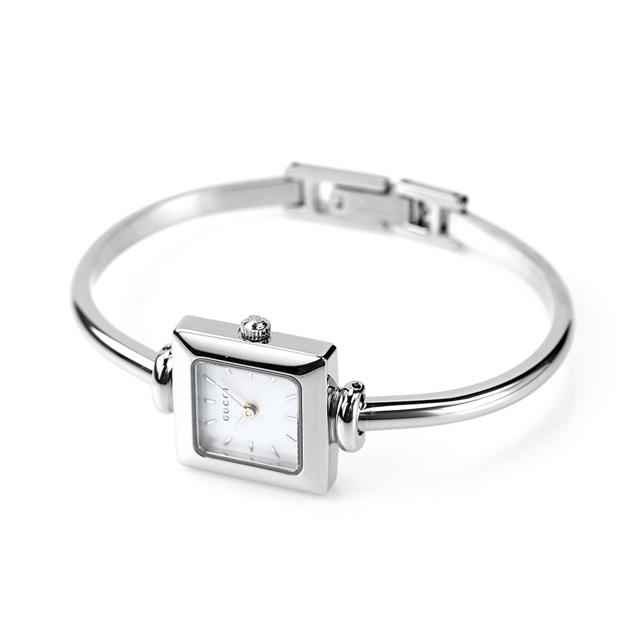 【美品】グッチ バングルウォッチ クォーツ【2700L】ホワイトシェル【稼働品】 美品】グッチ バングルウォッチ クォーツ【2700L】ホワイト