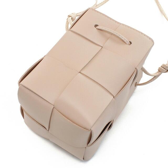 BOTTEGA VENETA（ボッテガ・ヴェネタ） 斜め掛け ショルダーバッグ